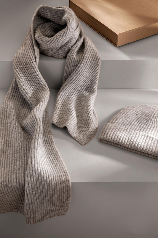 Johnstons of Elgin’s Ribbed Cashmere Beanie and Scarf Giftset in Light Grey on a grey background AW23GIFTSET6C