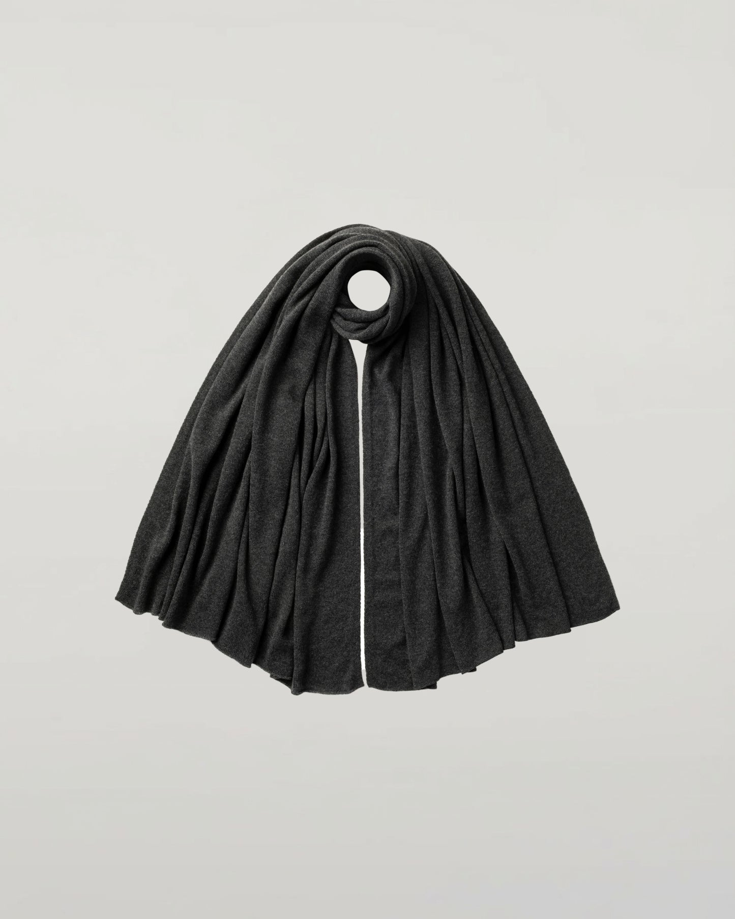 Johnstons of Elgin AW24 Knitted Accessory Charcoal SFA Gauzy Cashmere Travel Stole HAA03407HA7165ONE