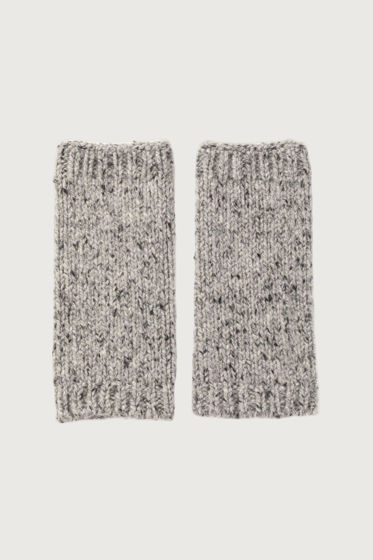 Johnstons of Elgin AW24 Knitted Accessory Light Grey Donegal Cashmere Wrist Warmers HAC03255HA4150ONE