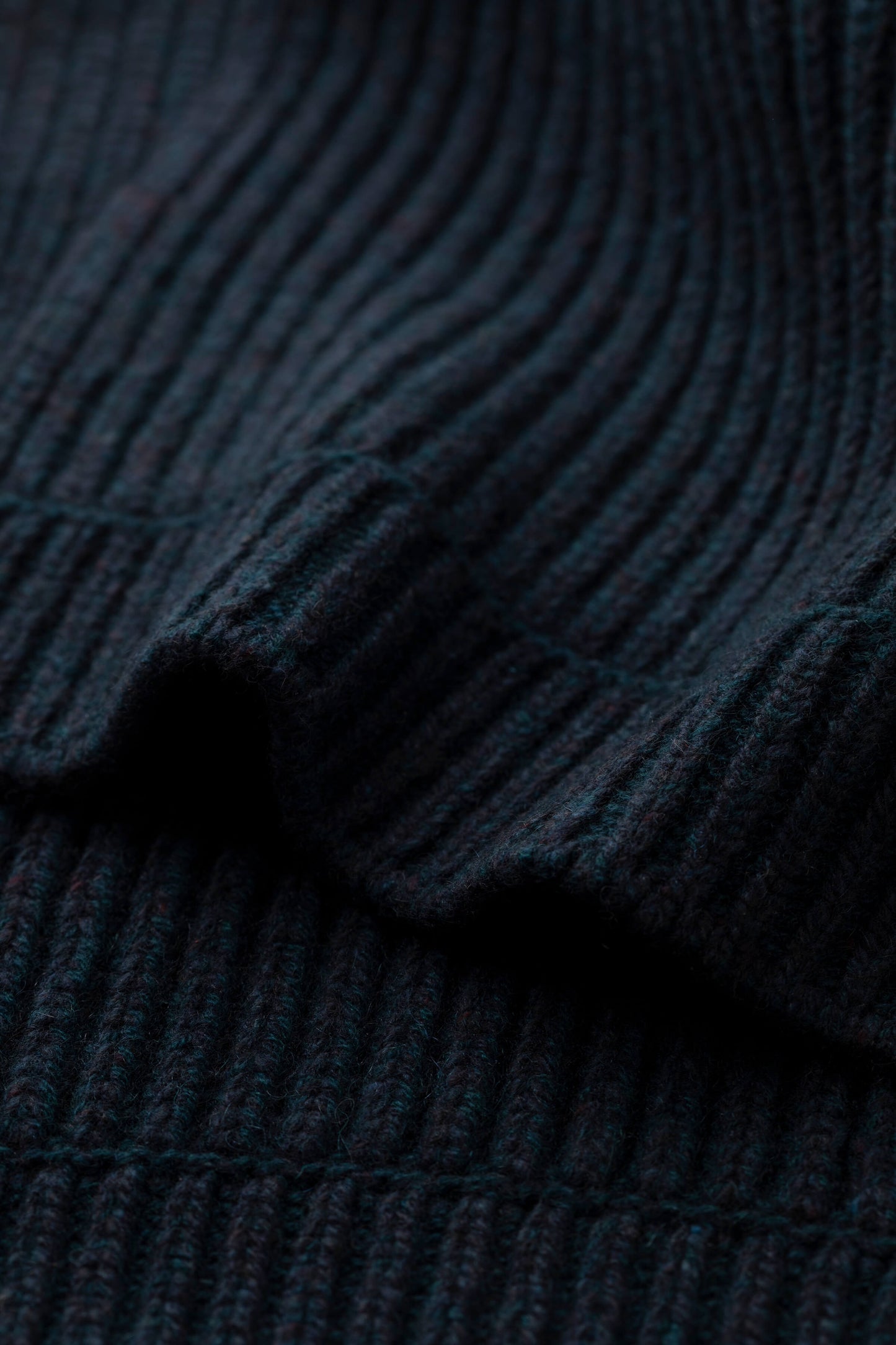 Johnstons of Elgin AW25 Knitted Accessories Dark Navy Donegal Cashmere Navy Knitted Scarf HAC03530Q25312ONE