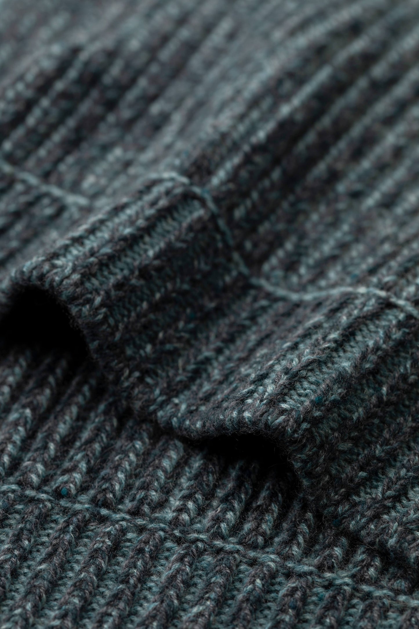 Johnstons of Elgin AW25 Knitted Accessories Storm Donegal Cashmere Blue Knitted Scarf HAC03530Q25313ONE