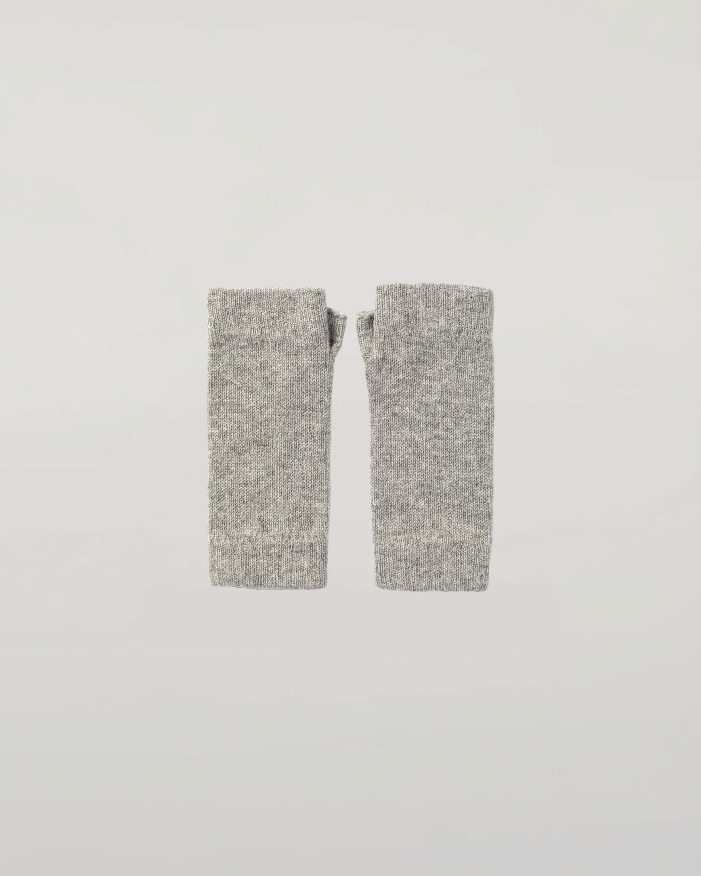 Johnstons of Elgin AW24 Knitted Accessory Light Grey Cashmere Wrist Warmers HAD03215HA0308ONE