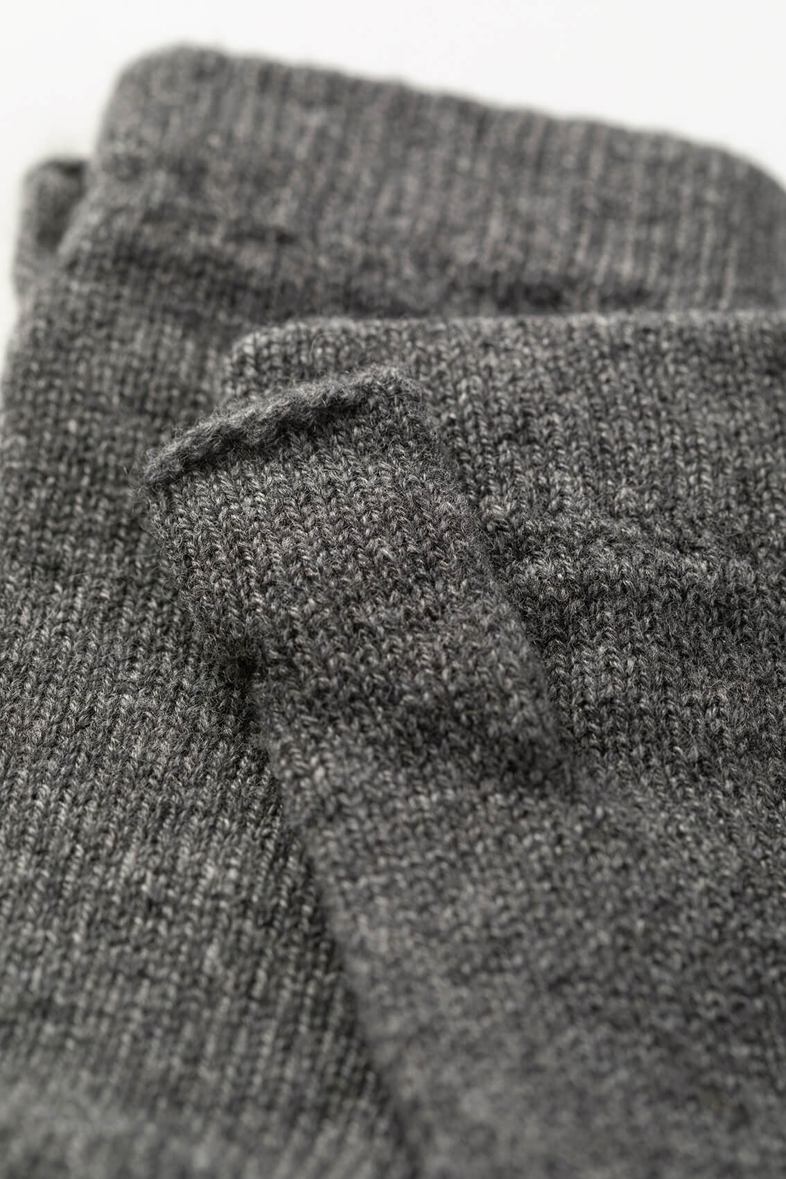 Johnstons of Elgin AW25 Knitted Accessories Mid Grey Grey Cashmere Wrist Warmers HAD03215HA4181ONE