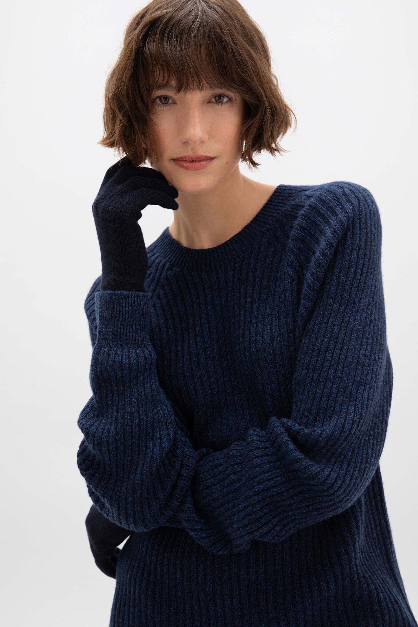 Johnstons of Elgin AW24 Knitted Accessory Dark Navy Women's Cashmere Gloves HAD03226SD7286ONE