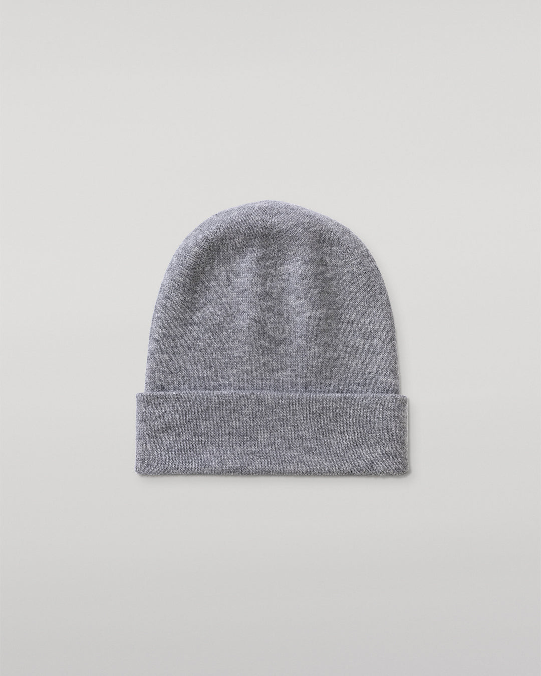 Braemar Grey Cashmere Beanie – Johnstons of Elgin