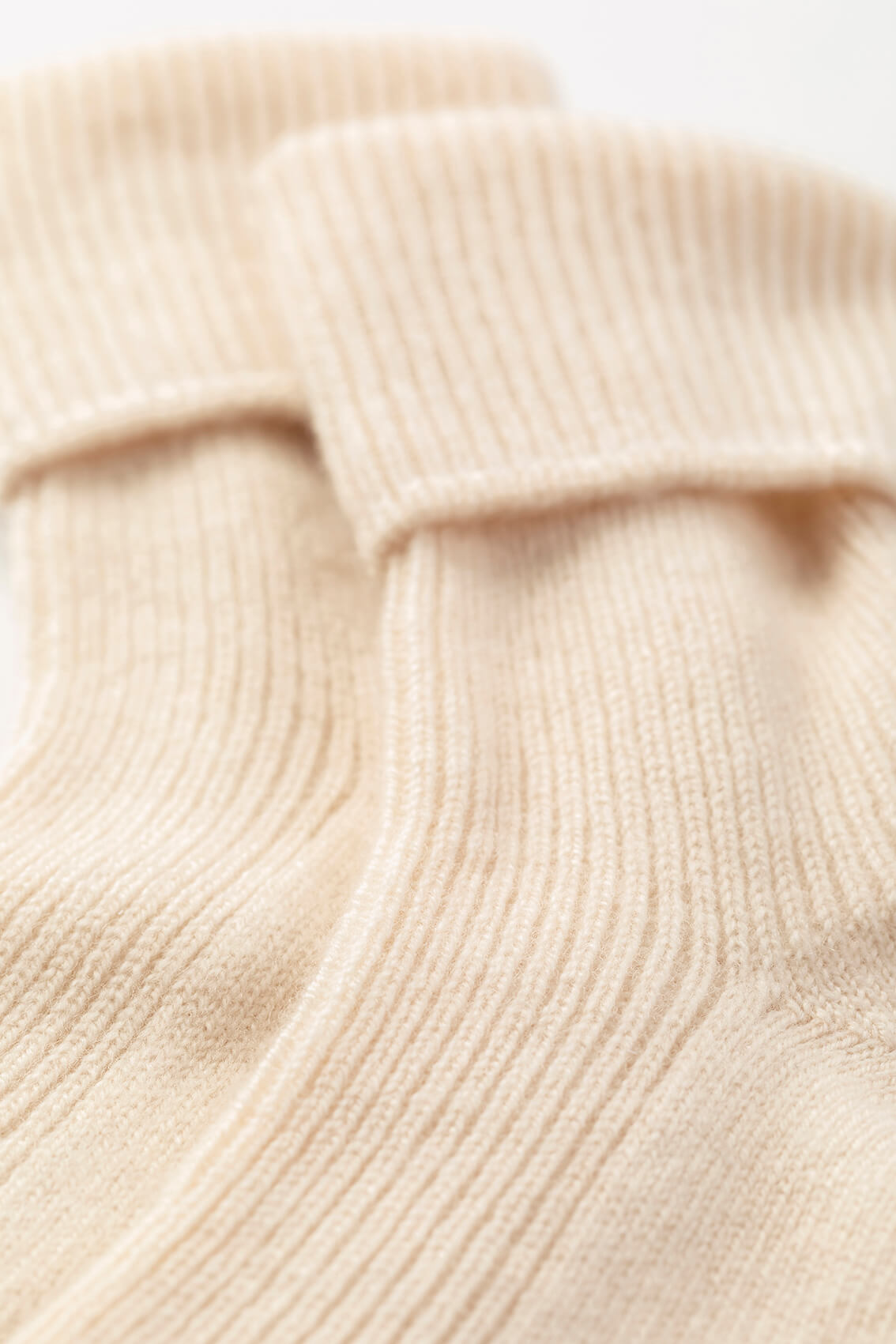Johnstons of Elgin Women's Cream Cashmere Socks HBN00007SA0502ONE