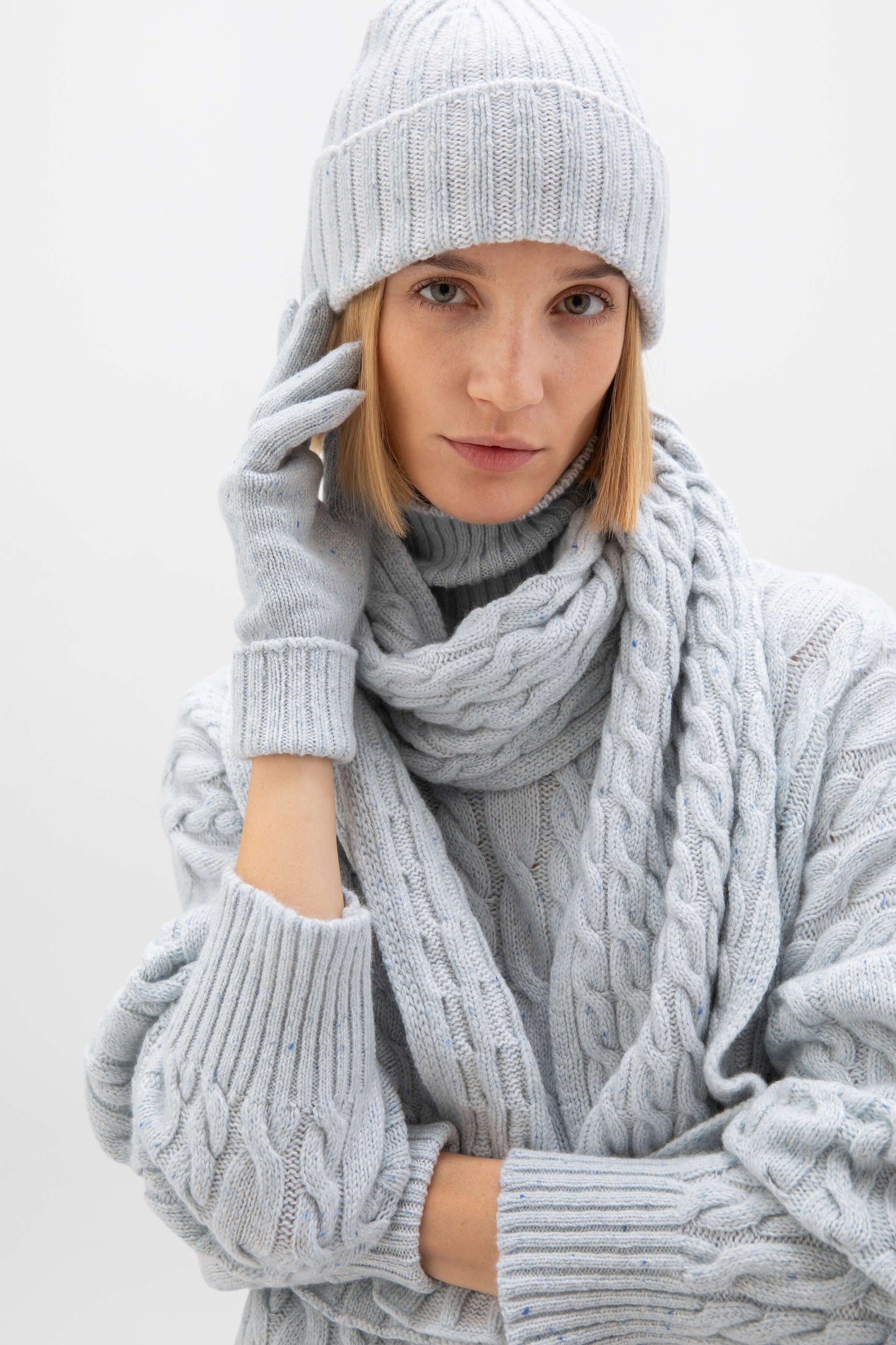 Johnstons of Elgin AW24 Knitted Accessory Ice Blue Donegal & Luna Donegal Cashmere Cable Scarf HAC03404Q24512ONE