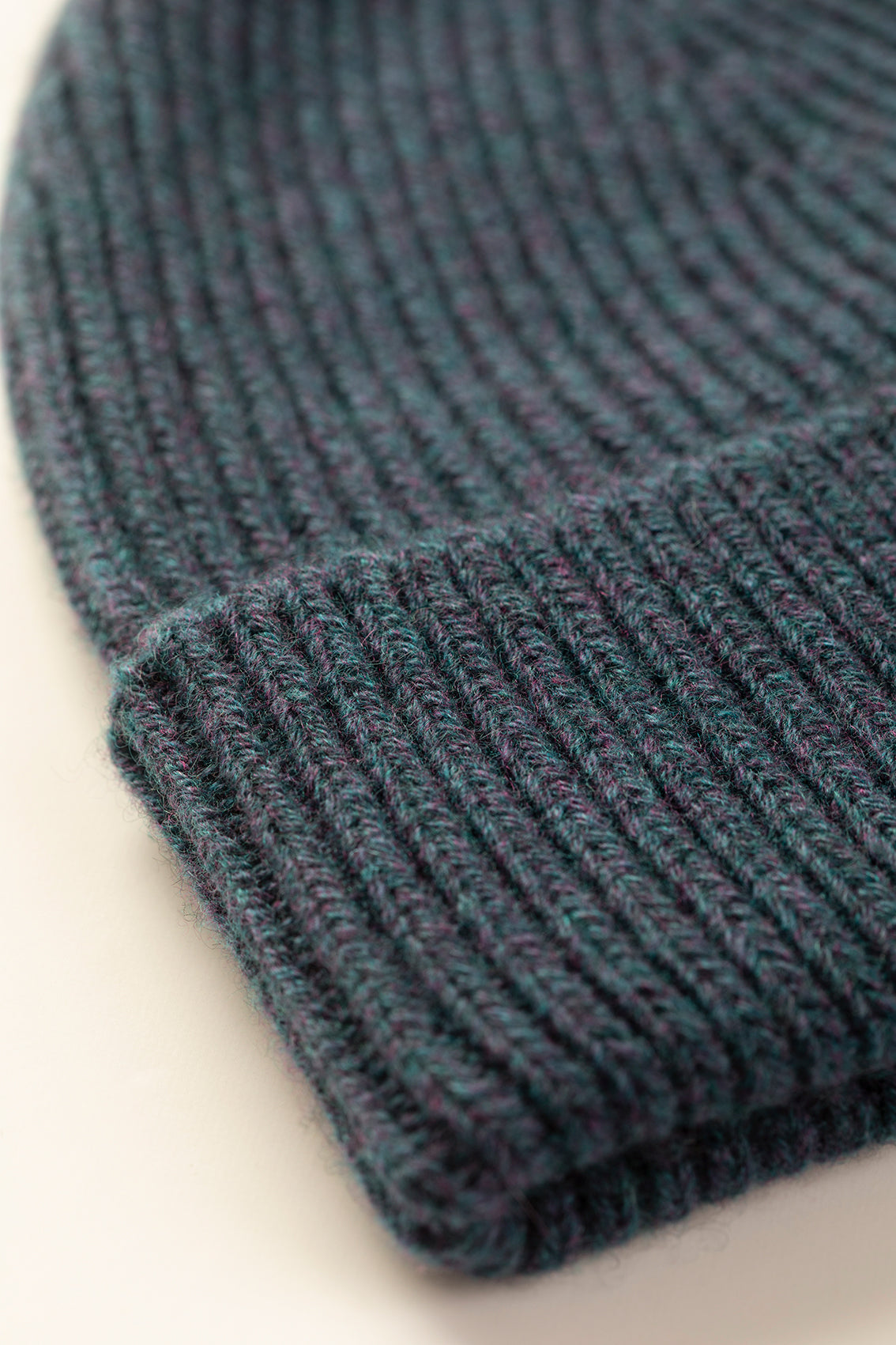 Johnstons of Elgin AW25 Knitted Accessories Heather Navy Ribbed Navy Cashmere Beanie HAY03536HD7321ONE