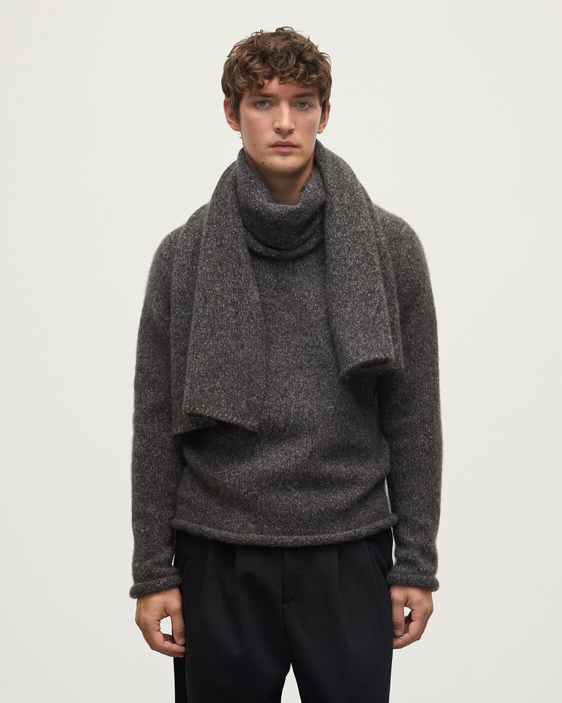 Johnstons of Elgin AW25 Knitted Accessories Charcoal Cashmere Bouclé Grey Scarf HBC01129HA7198ONE
