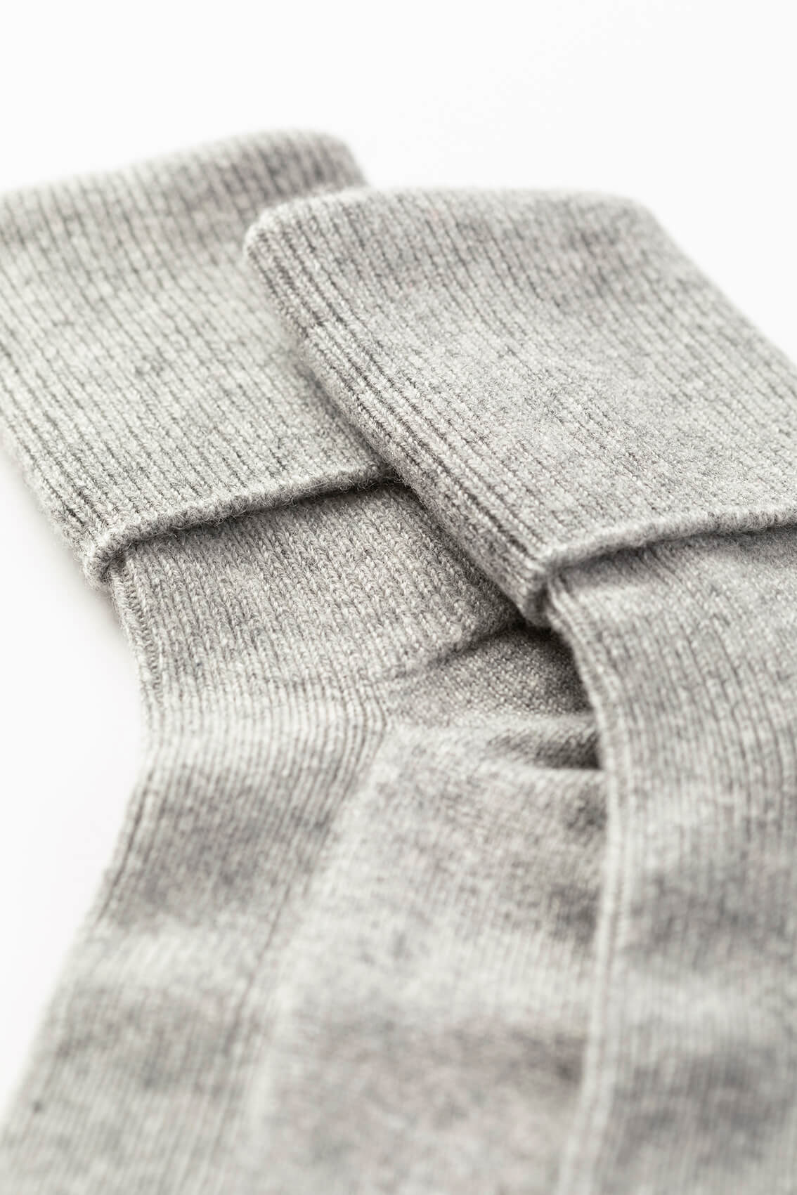 Johnstons of Elgin Knitted Accessories Light Grey Women's Grey Cashmere Socks HBN00007HA0308ONE