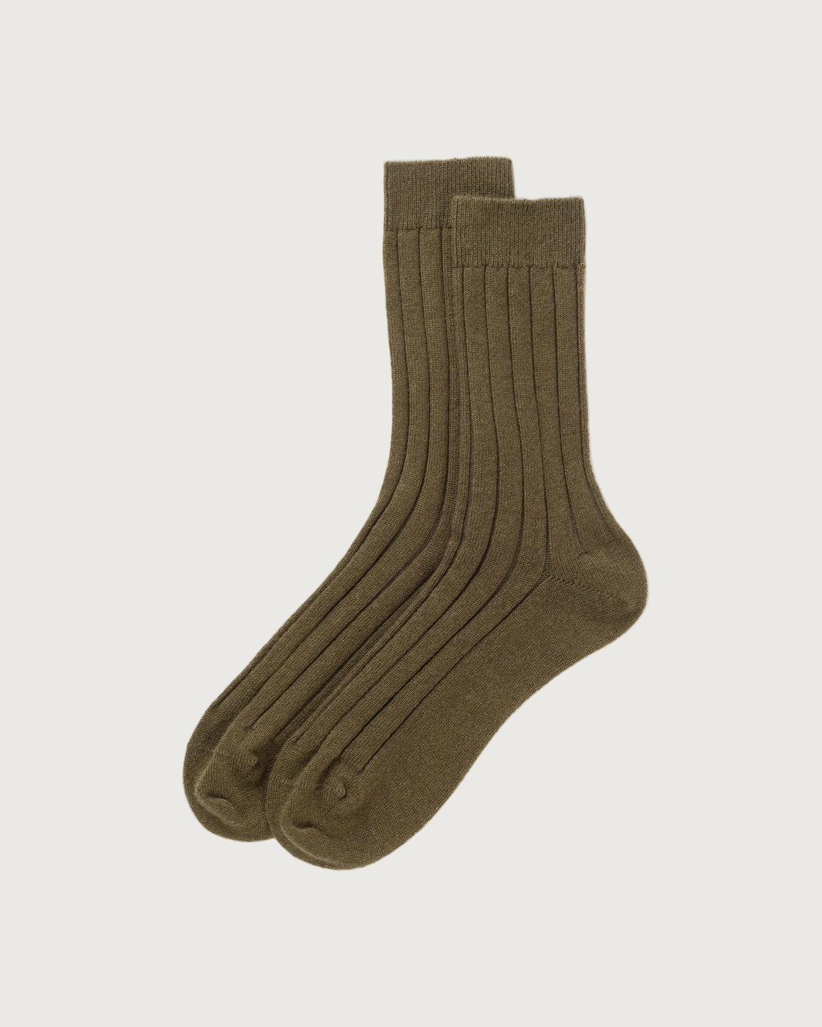 Johnstons of Elgin AW24 Knitted Accessory Olive Men's Cashmere Ribbed Socks HBN01009SC4573