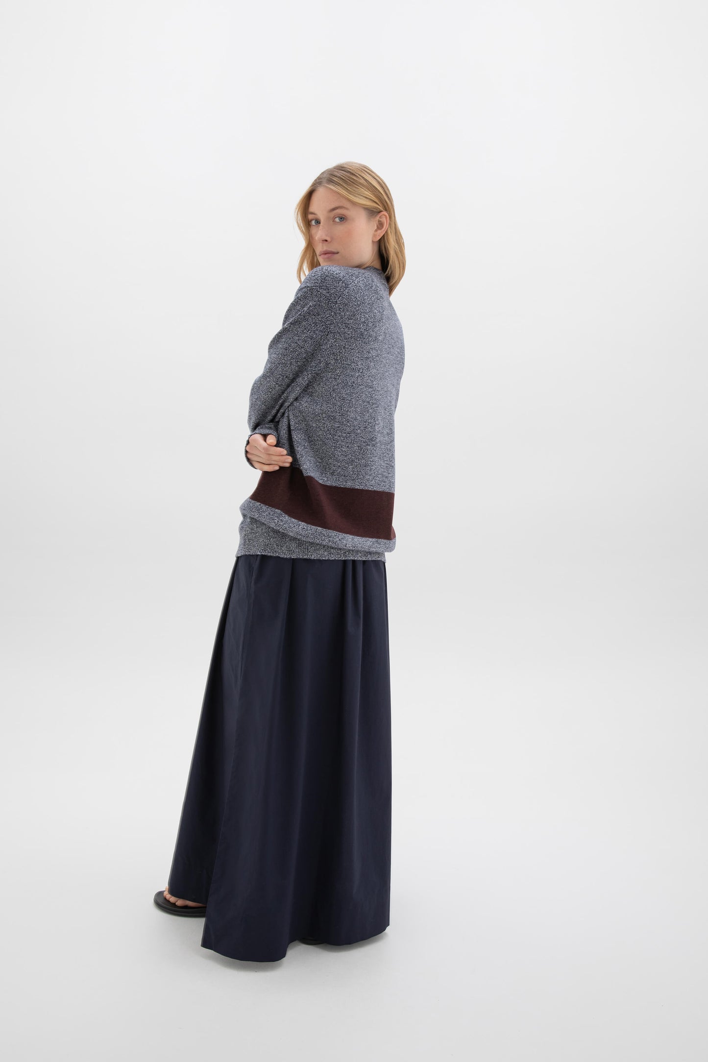 Johnstons of Elgin SS24 Men's Knitwear Dark Navy Marl Unisex Colour Block Cashmere Cardigan KAA05223Q24302