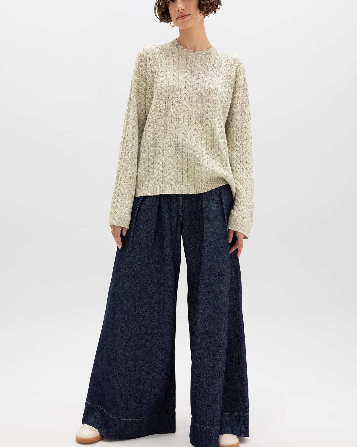Johnstons of Elgin AW24 Women's Knitwear Lichen Gauzy Cable Cashmere Slouch Sweater KAA05282SC0158