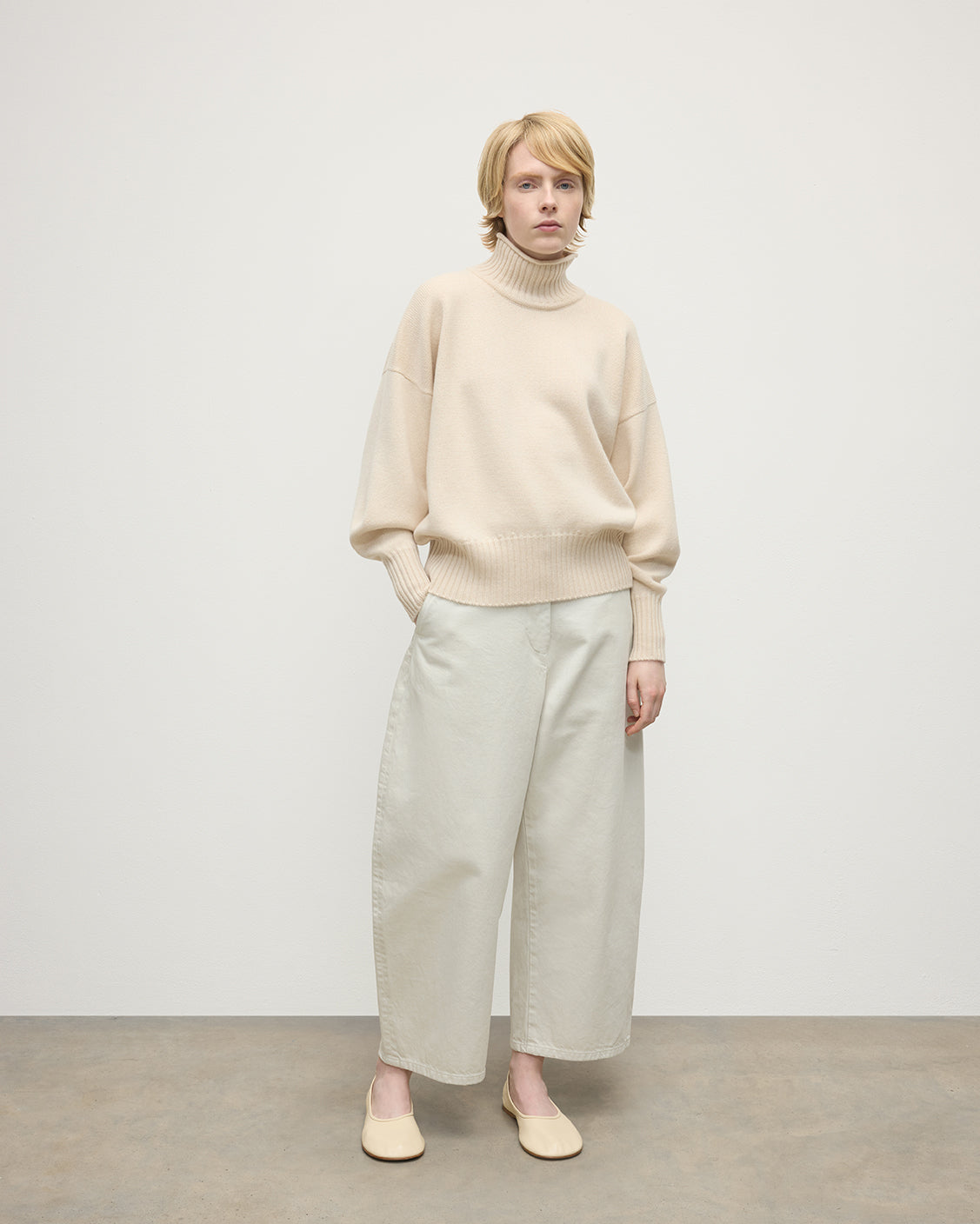 Women's Champagne Ribbed High Neck Luxe Cashmere Jumper