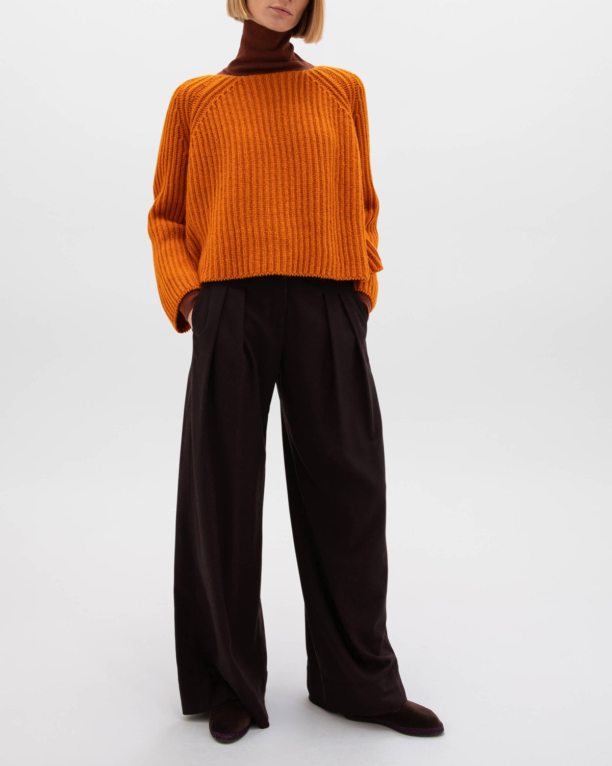 Johnstons of Elgin AW24 Women's Knitwear Burnt Orange Ribbed Cashmere Cropped Sweater KAB05272SG4199