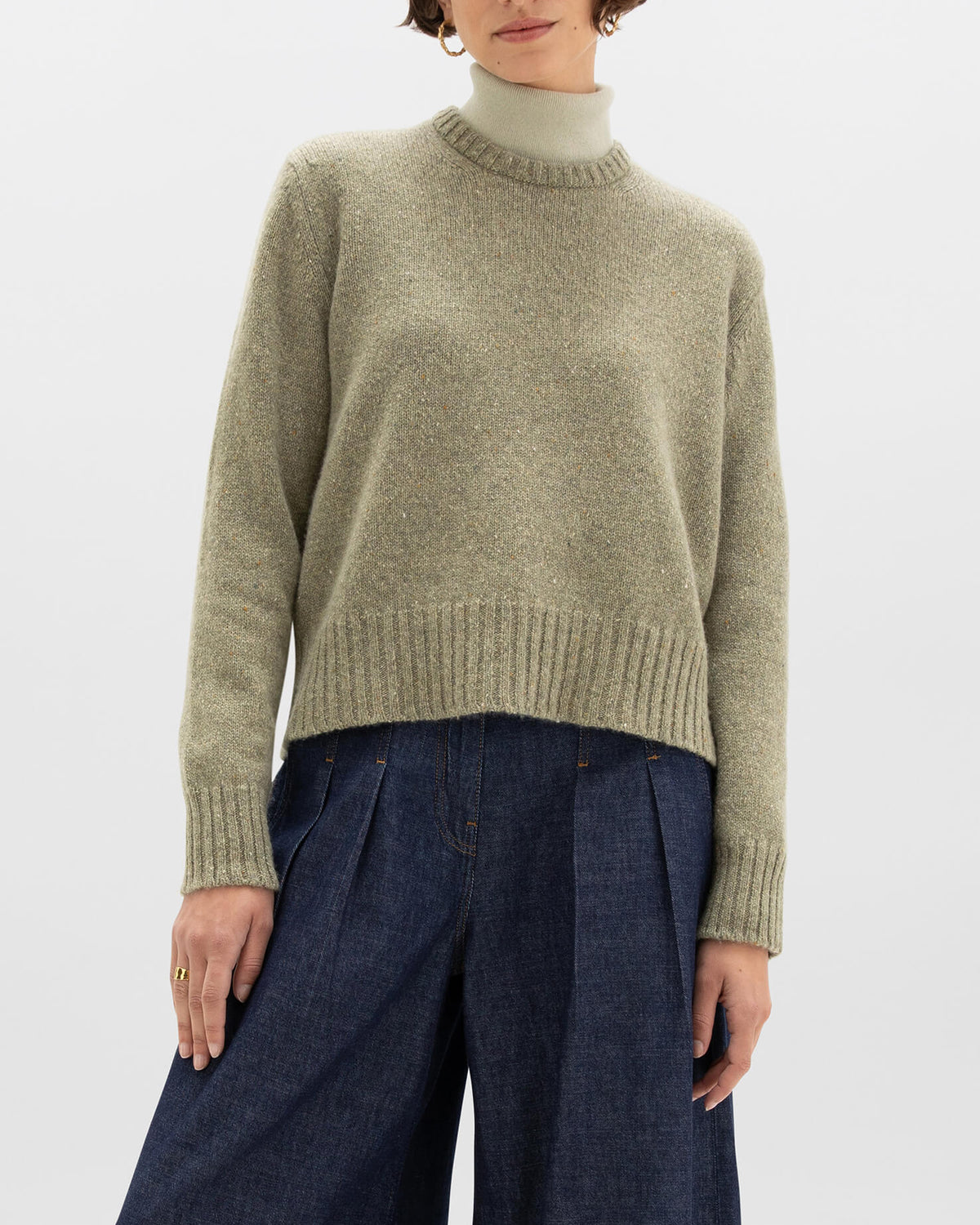 Johnstons of Elgin AW24 Women's Knitwear Lichen Marl Cropped Donegal Cashmere Sweater KAC05289004882