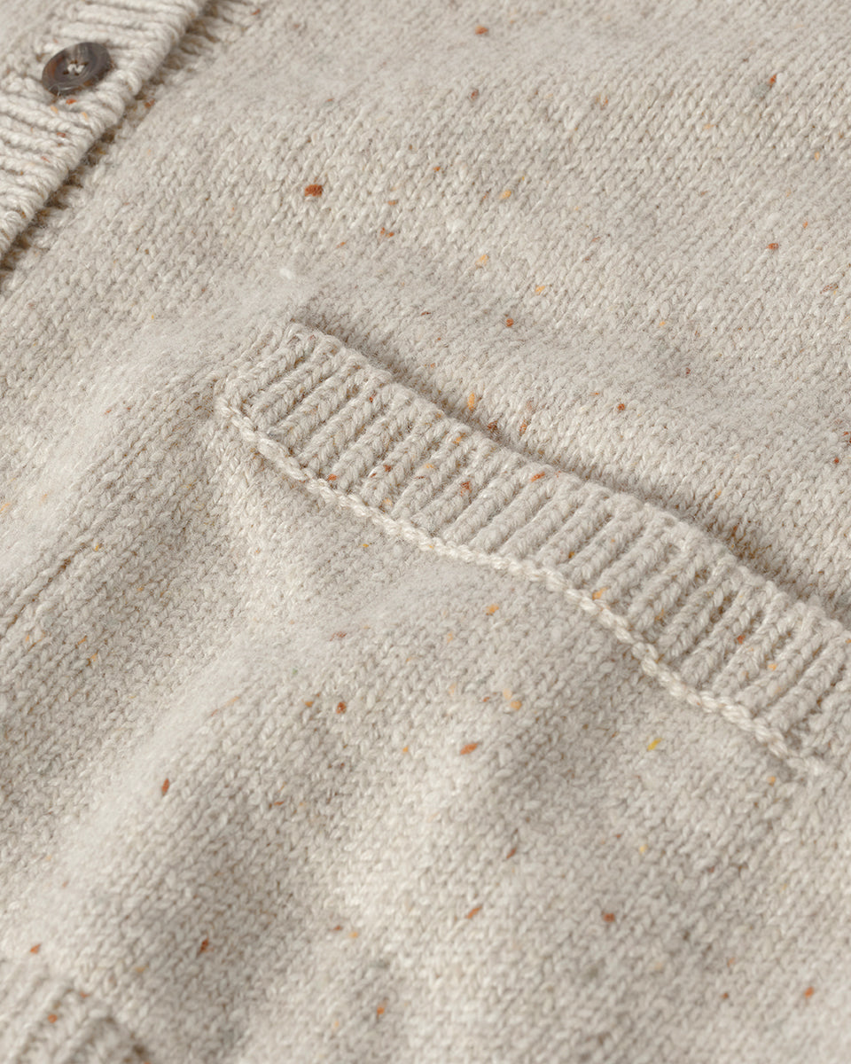Johnstons of Elgin AW25 Women's Knitwear Cream Dun Donegal Donegal Cashmere Cream Cardigan Close Up KAC05494006334