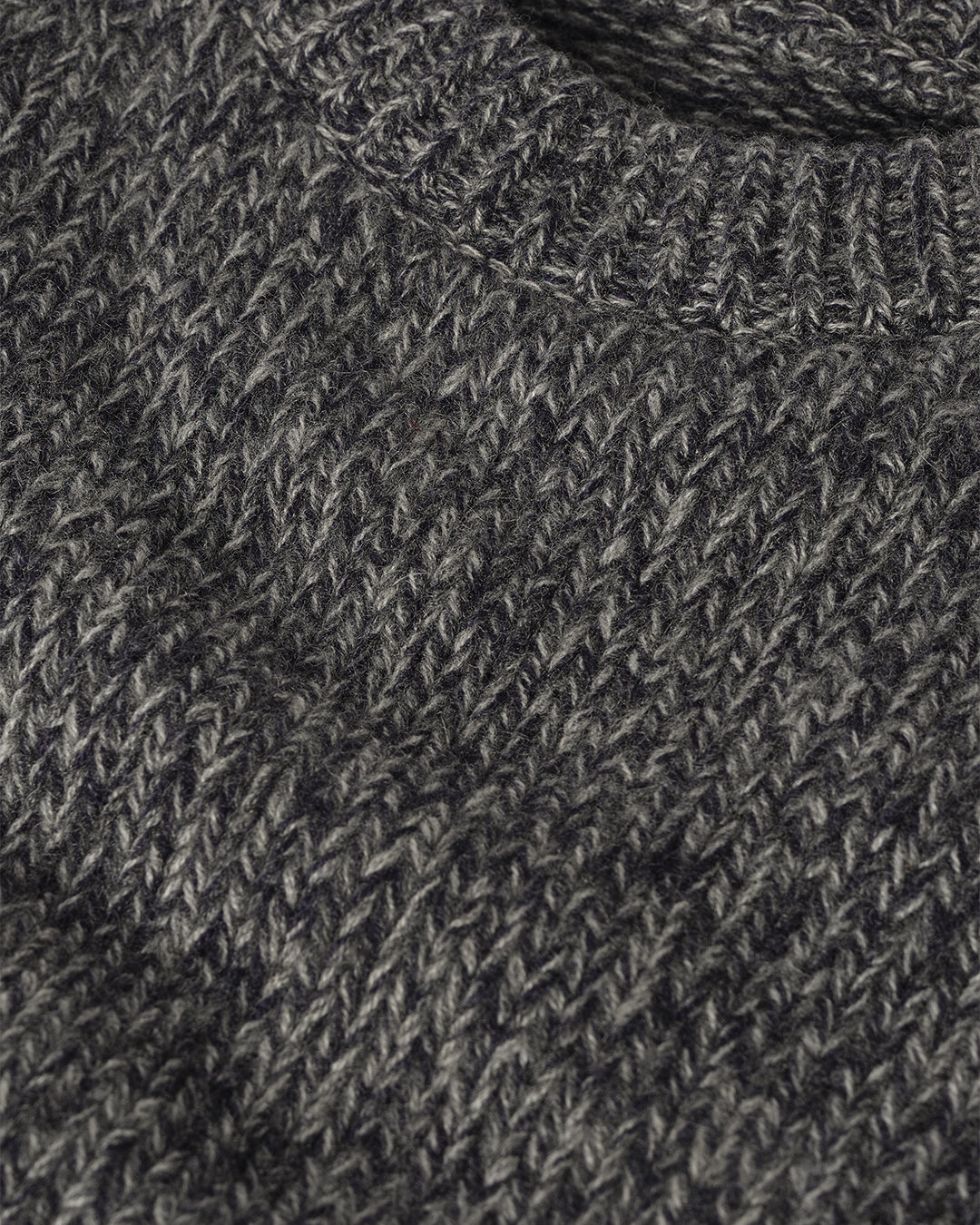 JOHNSTONS OF ELGIN FYFE CREW SWEATER NAVY 100% CASHMERE KAC05753006876