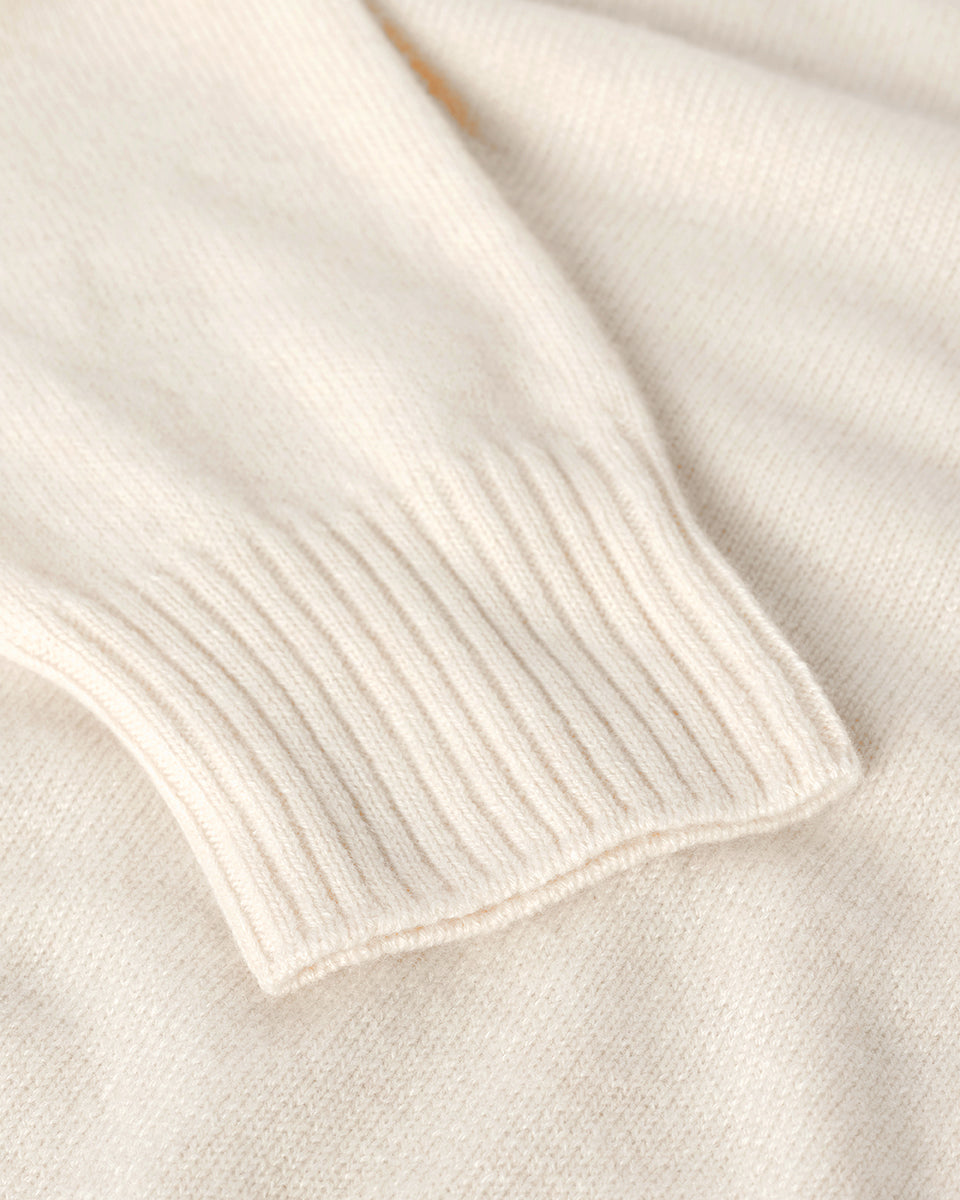Johnstons of Elgin AW25 Women's Knitwear Champagne Gauzy Cashmere Cream Roll Neck Jumper Close Up KAI05324SA0502