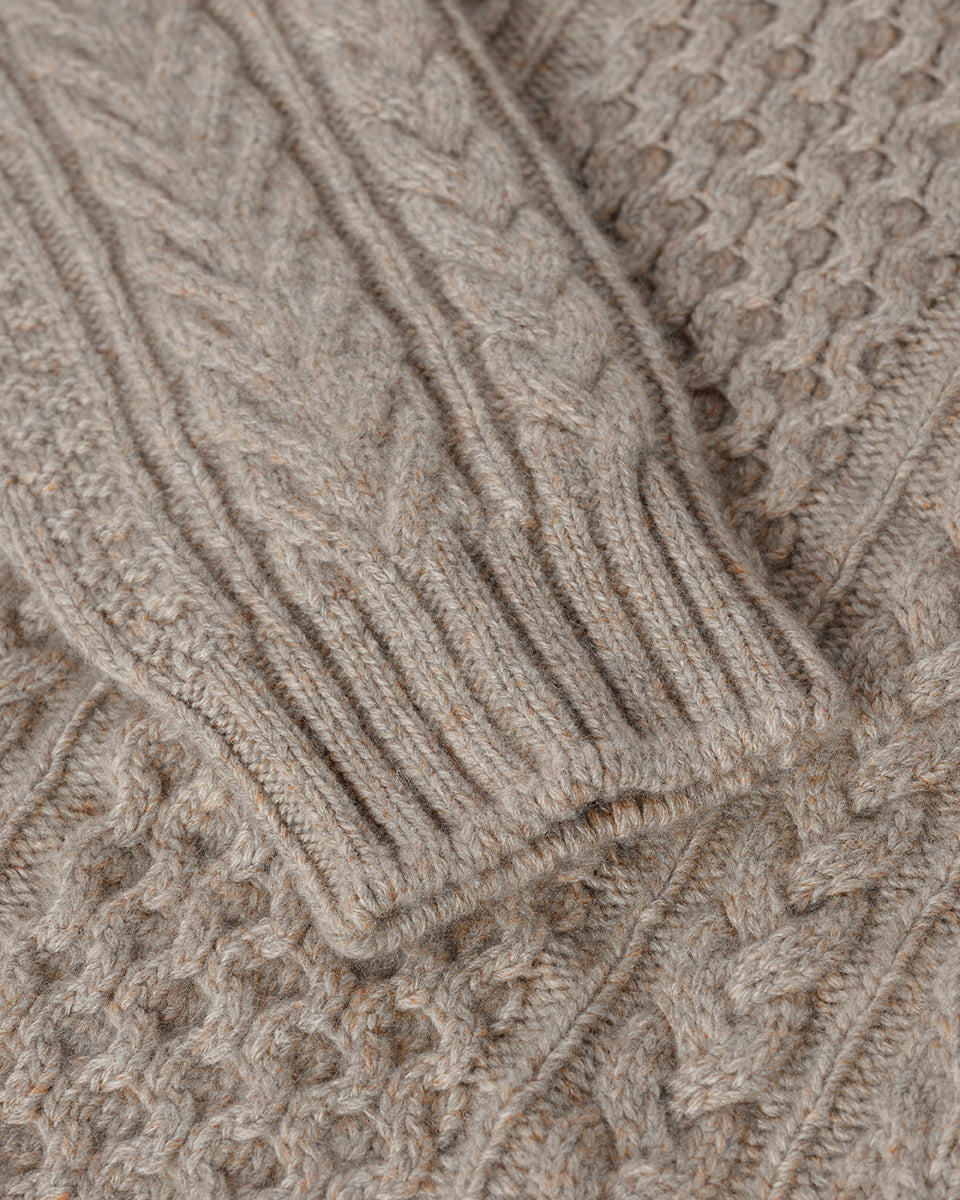 Johnstons of Elgin AW25 Men's Ash Aran Cable Cashmere Jumper KAI05336HB4334