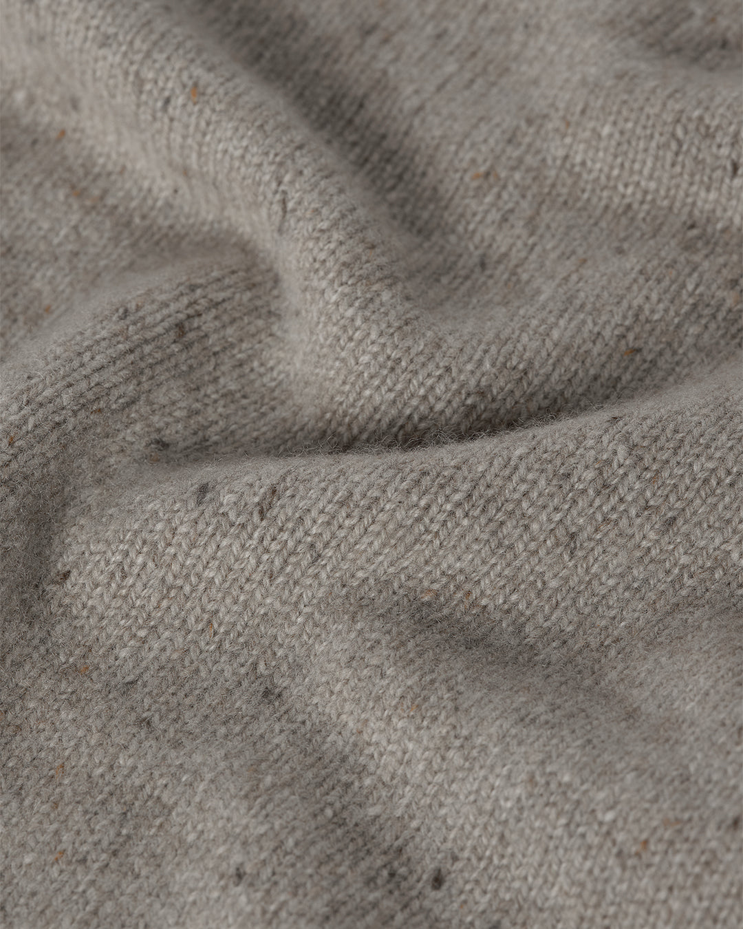 JOHNSTONS OF ELGIN MENS TIREE CREW SWEATER NATURAL 100% DONEGAL CASHMERE KAI05755HA0397