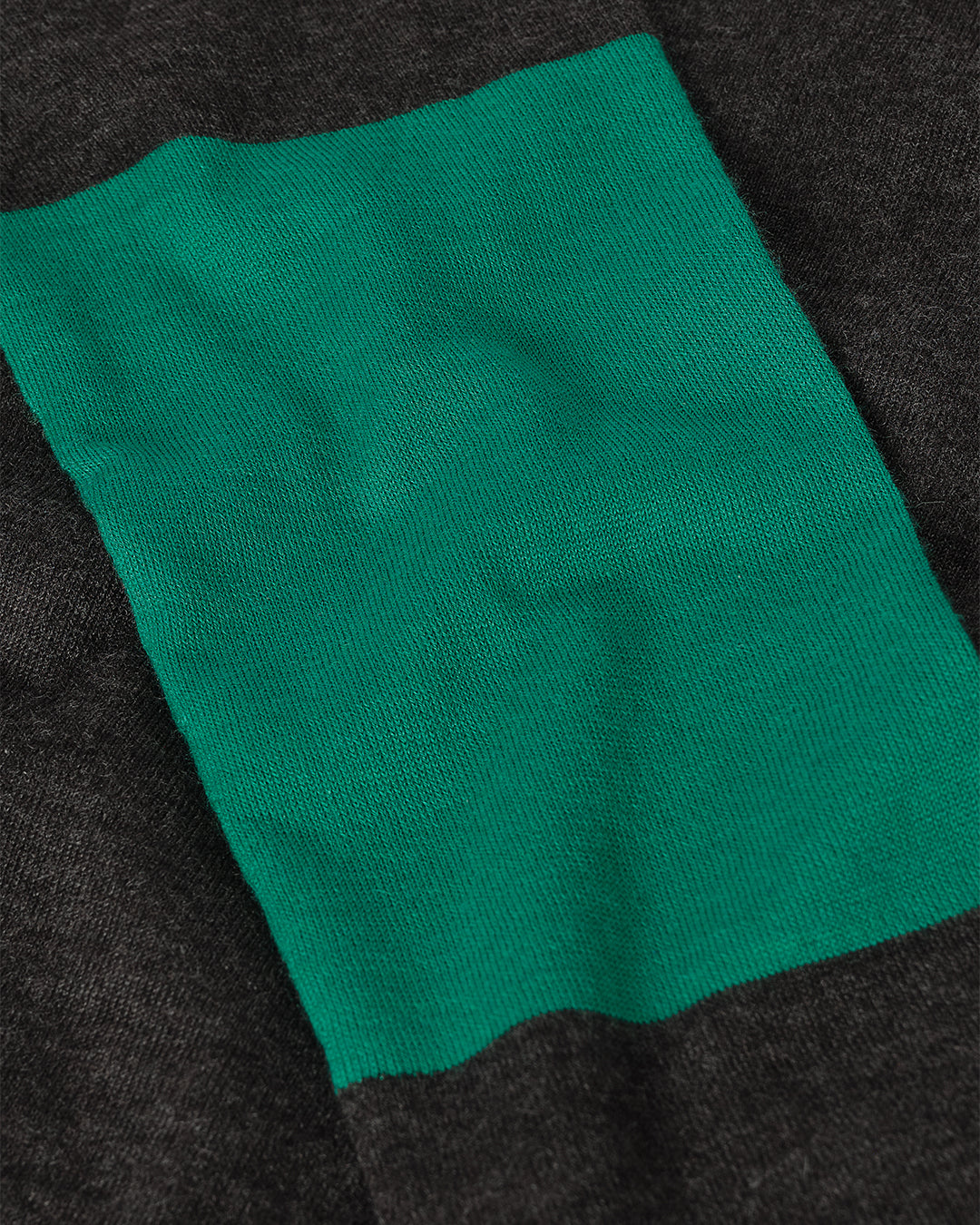 JOHNSTONS OF ELGIN WOMENS EUNA T-SHIRT GREY & GREEN 100% SUPERFINE CASHMERE KAI05761Q25957