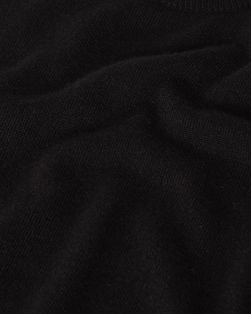 Johnstons of Elgin Men's Knitwear Black Classic Cashmere Black Round Neck Jumper KAP05471SA7210