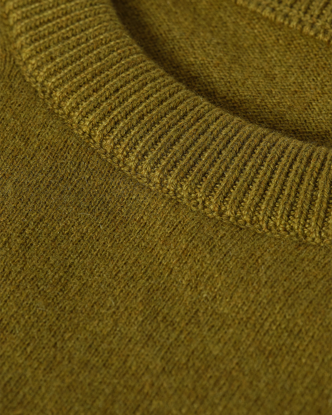 JOHNSTONS OF ELGIN MENS RORY CREW CLASSIC JUMPER GREEN 100% CASHMERE KAP05471SC4719