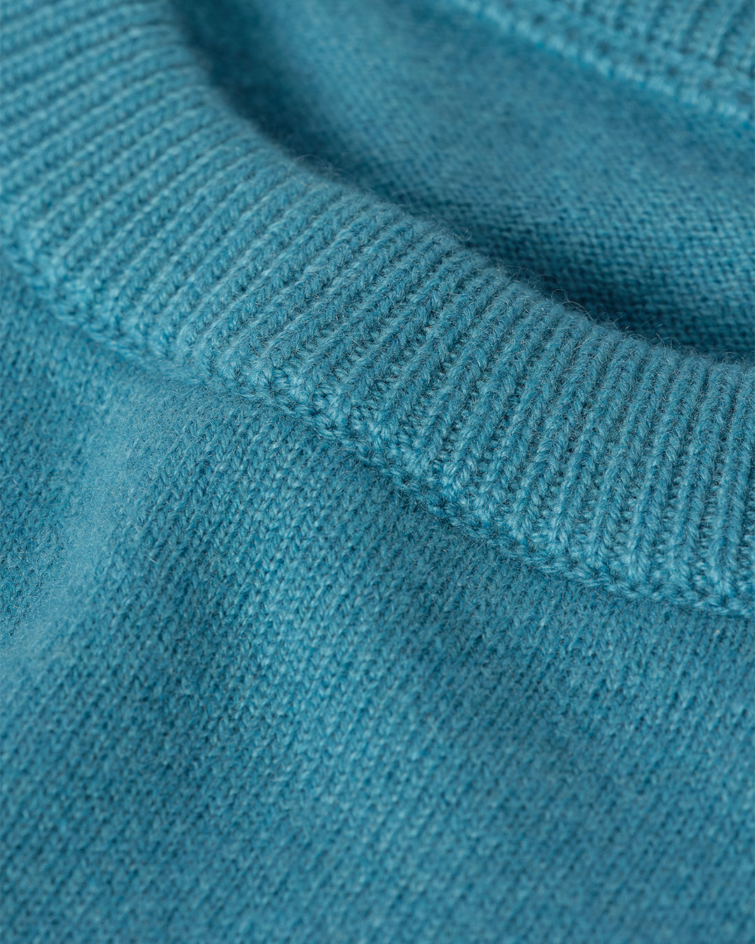 JOHNSTONS OF ELGIN MENS RORY CREW CLASSIC JUMPER BLUE 100% CASHMERE KAP05471SD5327