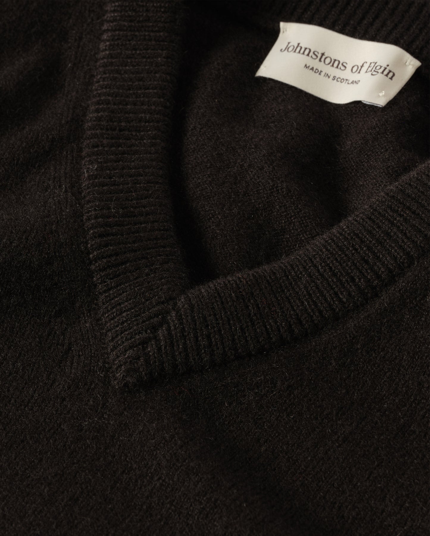 Johnstons of Elgin Men's Knitwear Black Classic Cashmere Black V Neck KAP05594SA7210