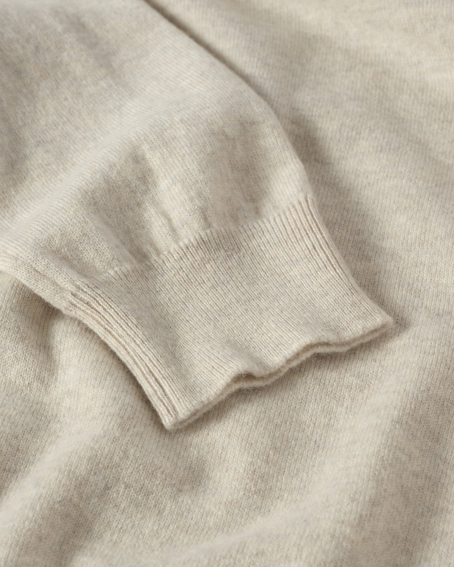 JOHNSTONS OF ELGIN WOMENS LUNAN CLASSIC CREW SWEATER NATURAL KAP05784HA0402