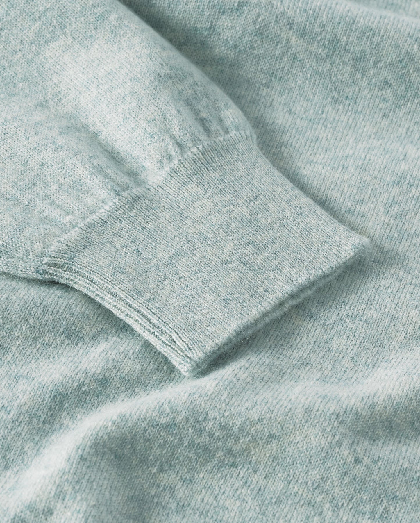 JOHNSTONS OF ELGIN WOMENS LUNAN CLASSIC VEE SWEATER LIGHT GREEN 100% CASHMERE KAP05807HC0047