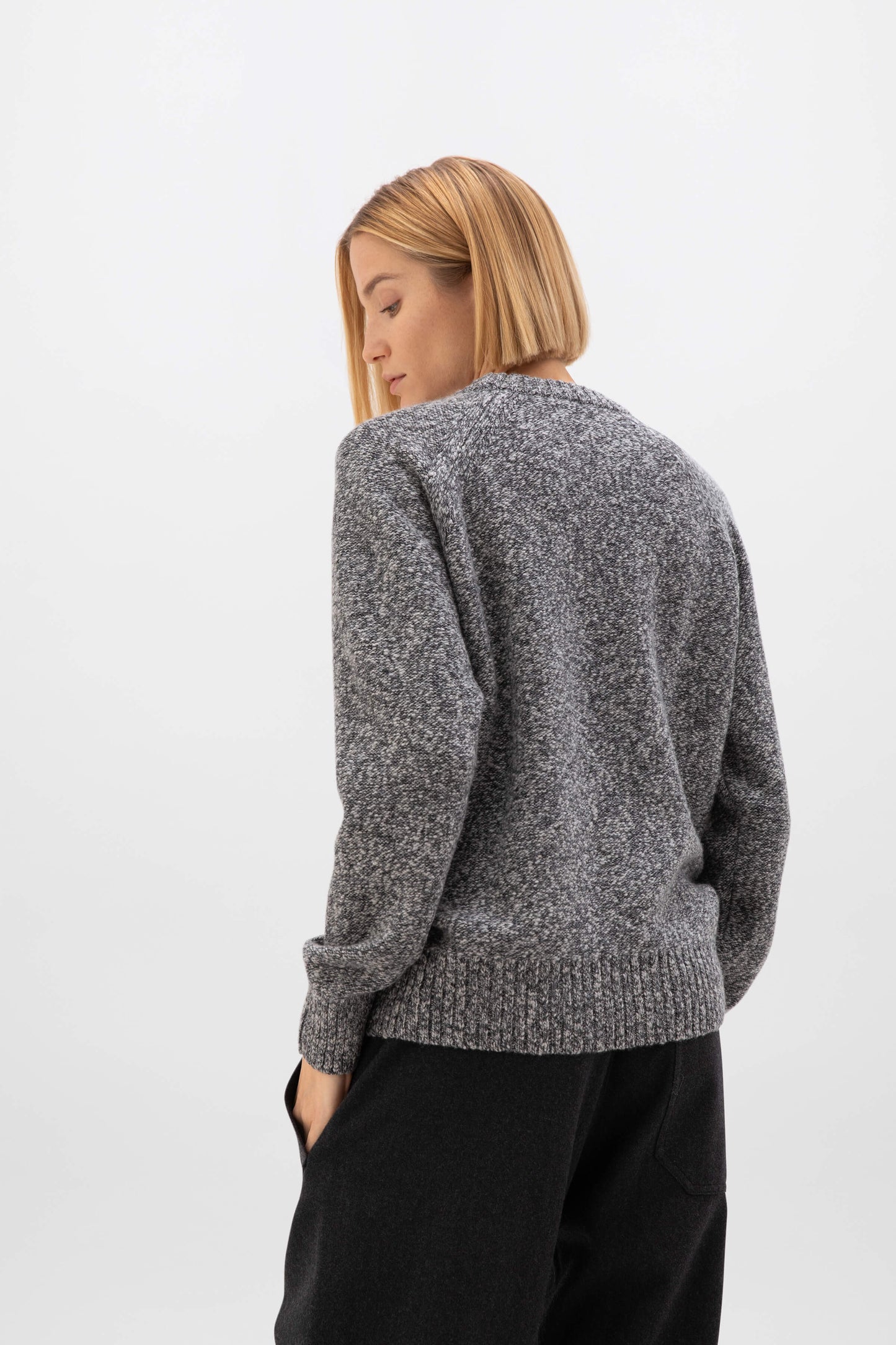 Johnstons of Elgin AW24 Unisex Knitwear Grey Unisex Wool Cashmere Slub Crew Neck KBC00953HA4195