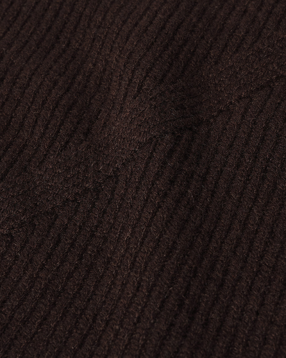 Johnstons of Elgin AW25 Women's Knitwear Molasses Sleeveless Brown Cashmere Tank Top close up KBI01037SB7290