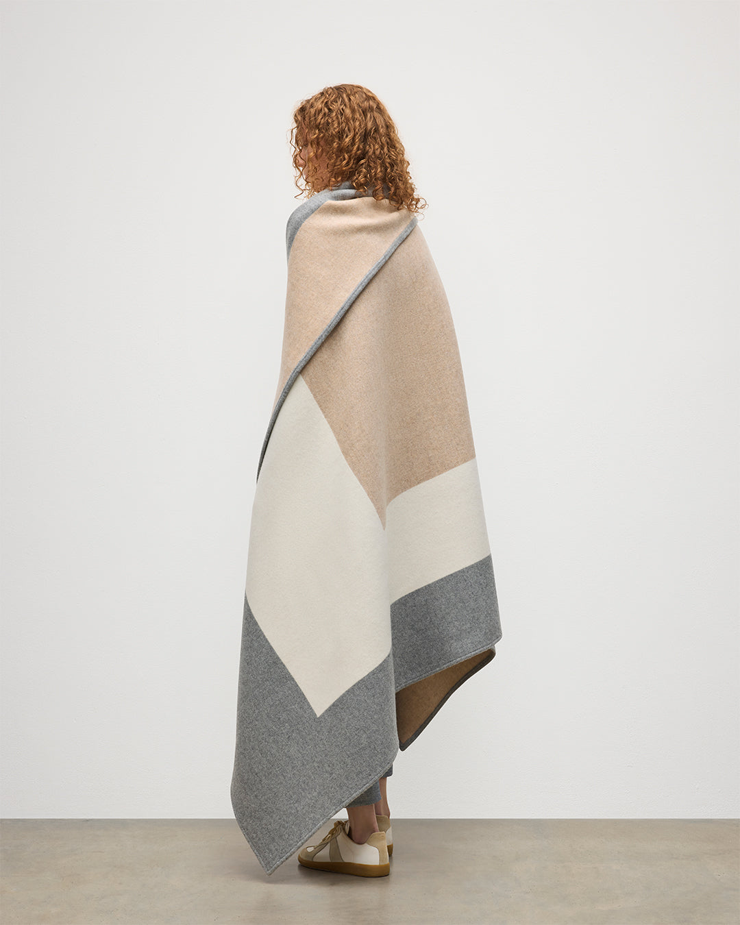 Johnstons of Elgin 100% Cashmere Art Geometric Blanket in Contemporary Neutral, Grey & Beige TA000683RU7763ONE