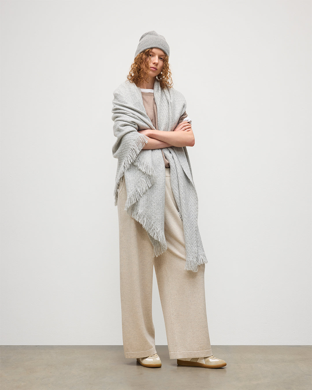 Johnstons of Elgin Yarrow Cashmere Blanket in Light Grey WA002652RU7807ONE