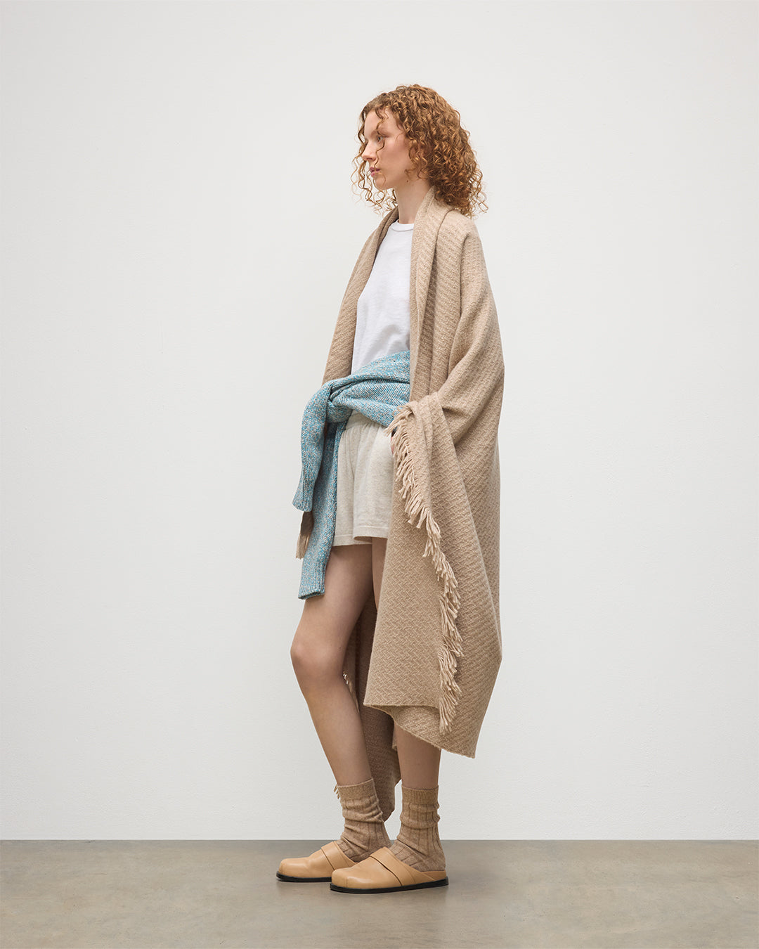 Johnstons of Elgin Yarrow Cashmere Throw in Natural WA002652RU7810ONE