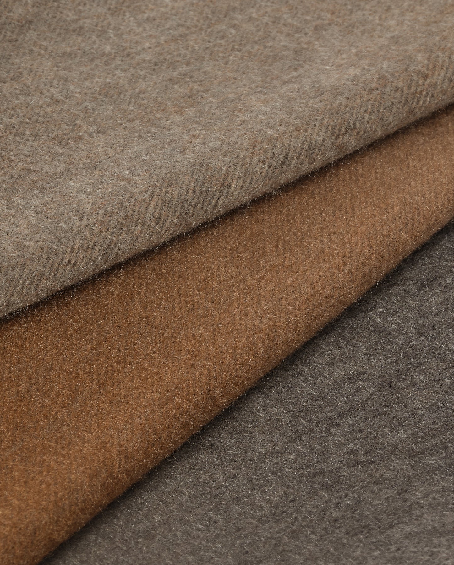 Johnstons of Elgin Umbra 100% Cashmere Throw in cairn Ombre WA002665RU7771ONE