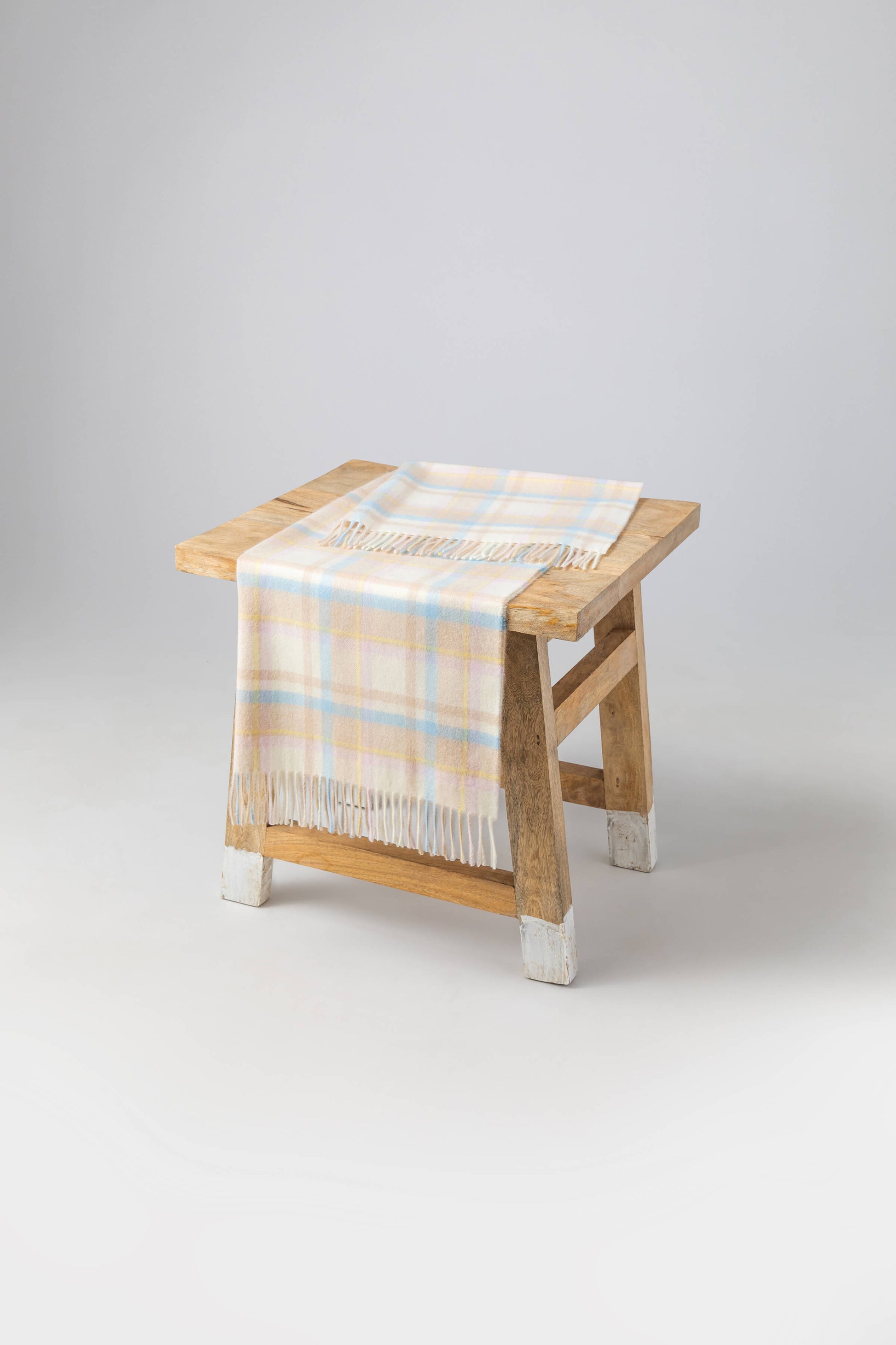 Johnstons of Elgin 2024 Baby Blanket Collection Natural Check Cashmere Baby Blanket WA001954RU7476ONE