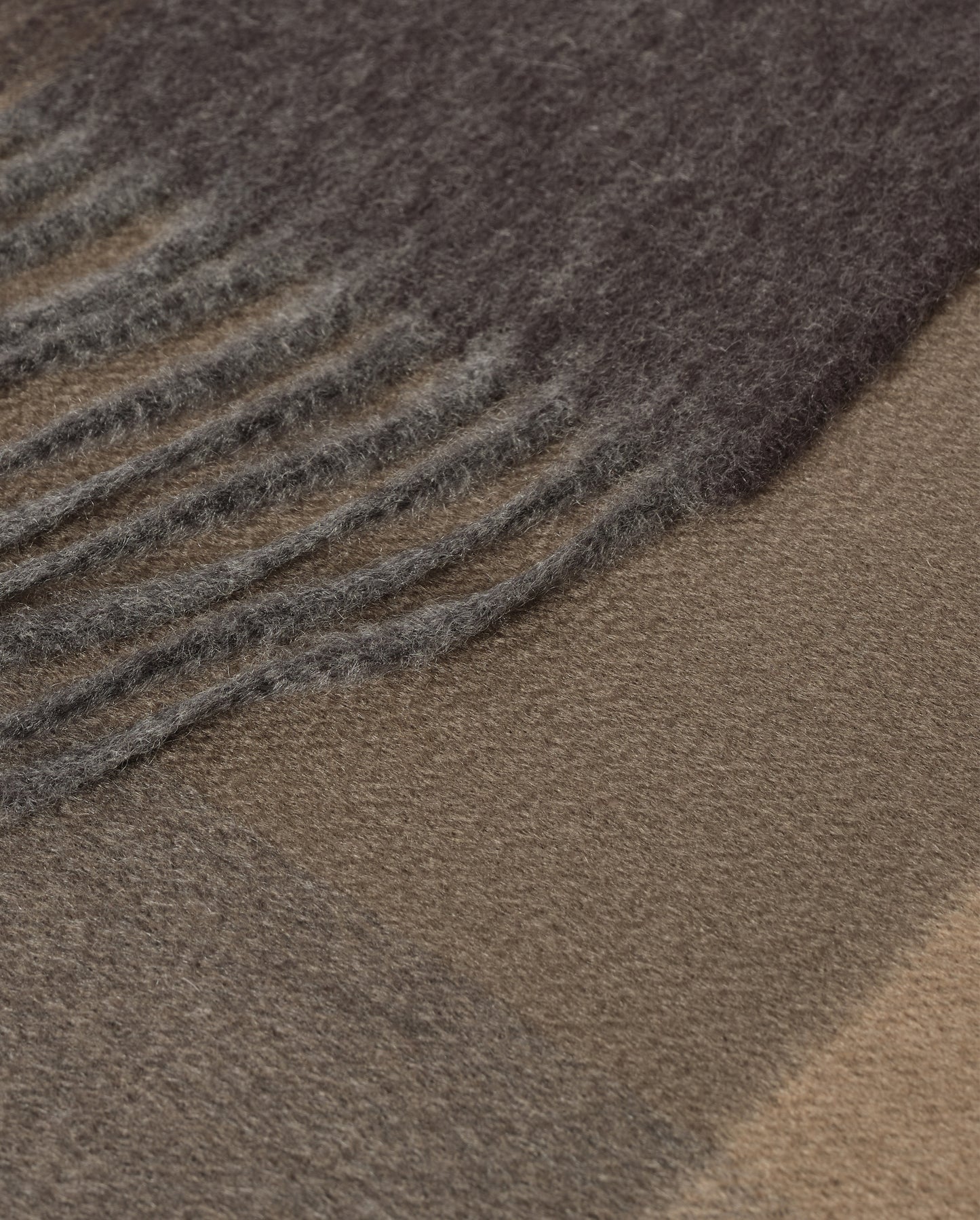 Johnstons of Elgin Umbra 100% Cashmere Plaid Throw in Brown Cairn Check WA002665RU7783ONE