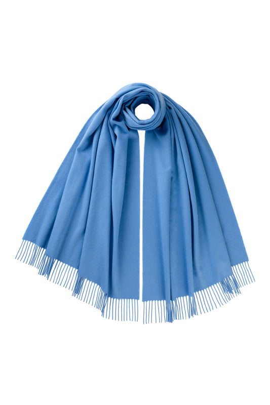 Johnstons of Elgin SS24 Accessories Skye Blue Plain Cashmere Stole WA000056SD0602ONE