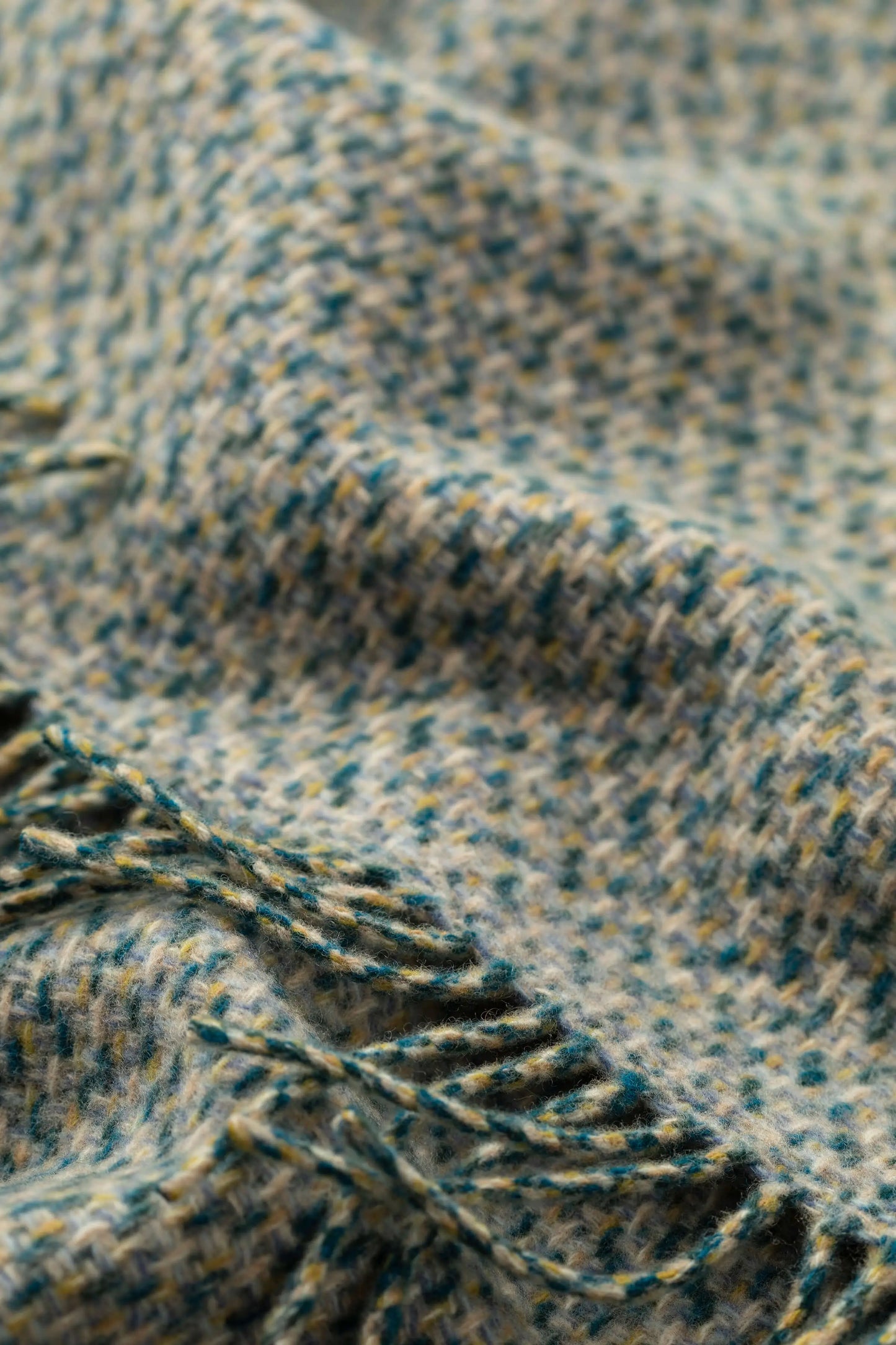 Johnstons of Elgin 2024 Blanket Collection Cool Neutral Tweed Texture Throw WB002458RU7549ONE