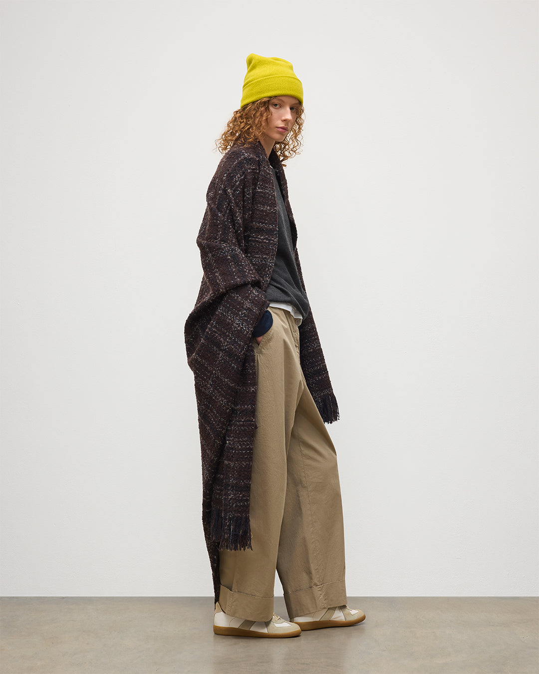 Johnstons of Elgin Luxury Texture Throw in Peat Brown and Navy, 82% Cashmere 10% Silk 8% Alpaca WB002930RU7812ONE