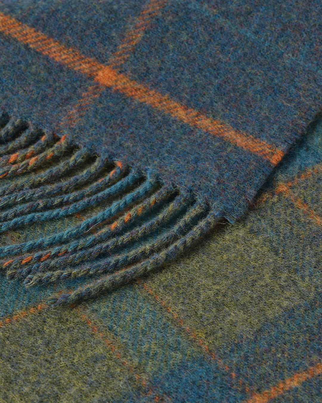 Johnstons of Elgin Blanket Collection Bright & Dark Check Double Face Lambswool Throw WD000021RU6315N/A