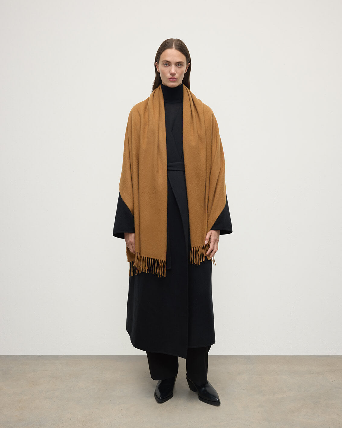 Detail of Johnstons of Elgin Pure Vicuña Stole WR000024SB3022N/A