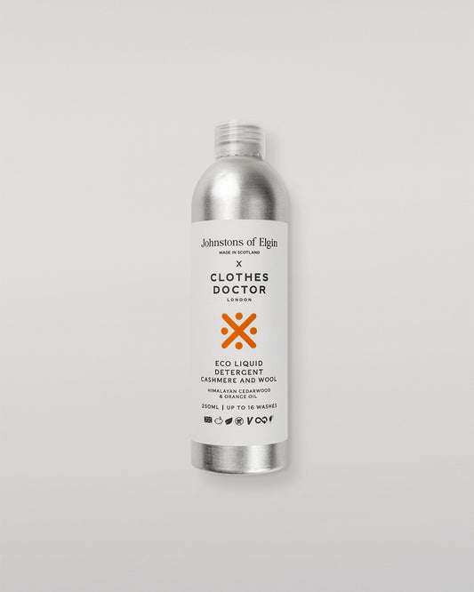 Johnstons of Elgin Johnstons of Elgin X Clothes Doctor Cashmere Shampoo 250ml on a white background MM000165