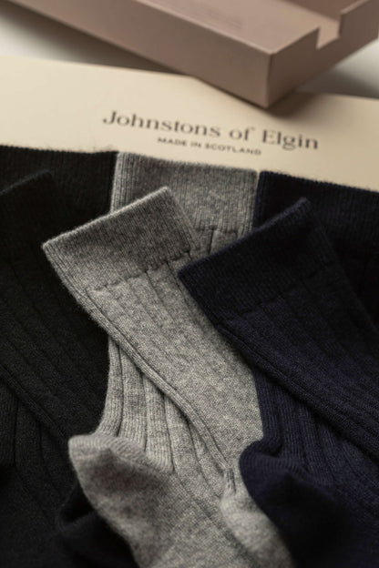 Johnstons of Elgin's 3 x Pair of Men's Classic Ribbed Socks 365GIFTSET2