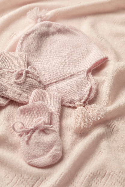 Johnstons of Elgin’s Gift Set includes our Cashmere Pointelle Baby Blanket, Hat, Mittens & Booties in Blush AW21GIFTSET18B