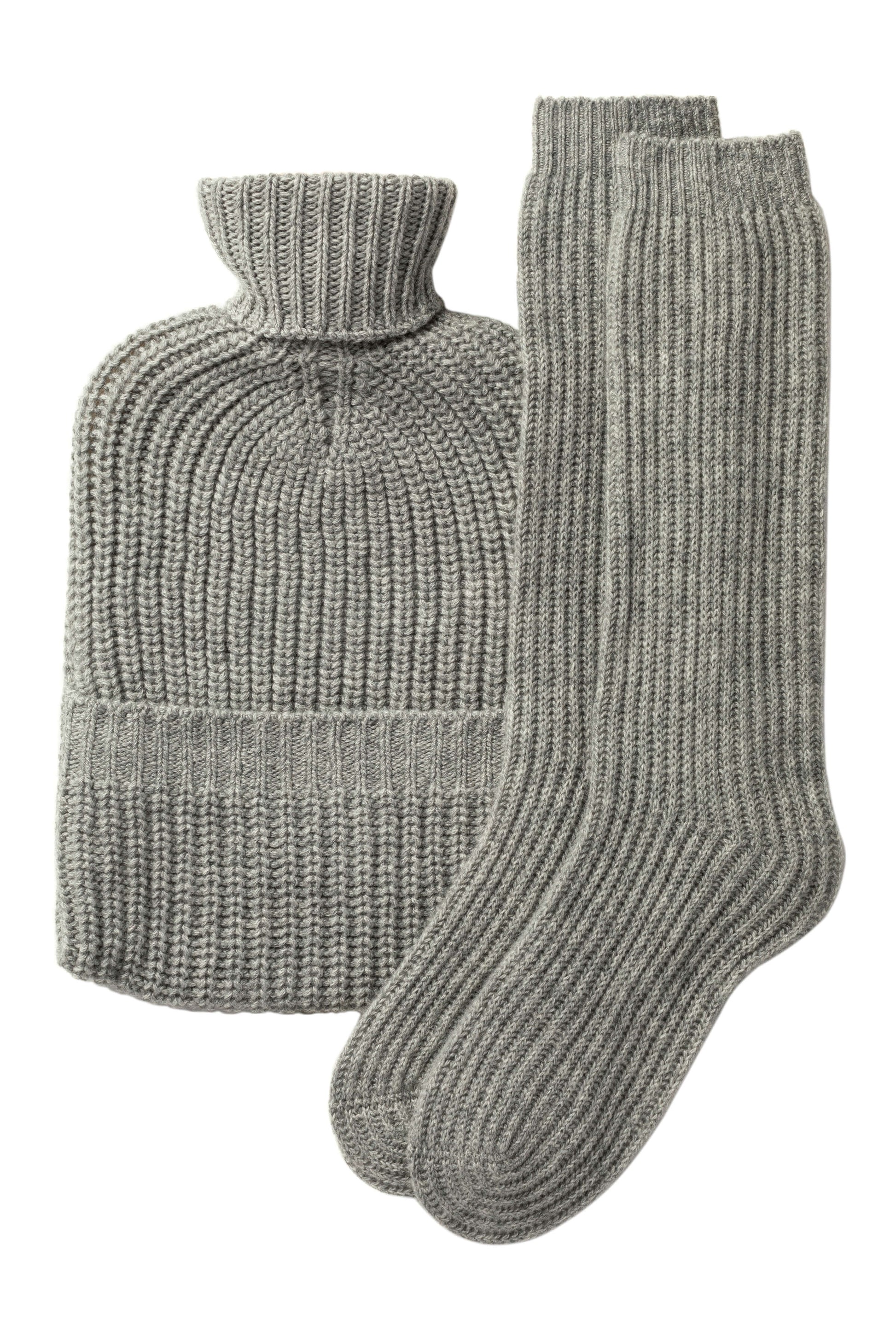 Johnstons of Elgin AW24 Knitted Accessory Light Grey Cashmere Hot Water Bottle Gift Set AW24GIFTSET4B