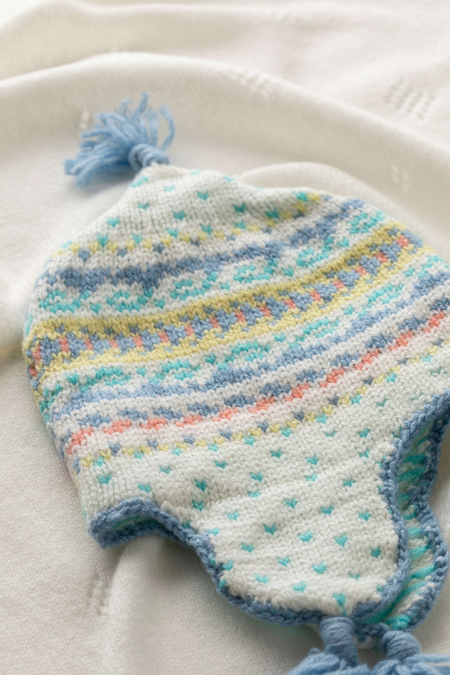 Johnstons of Elgin Baby Handknits Skyline Hand Knitted Cashmere Fairisle Baby Hat 79012SD0309
